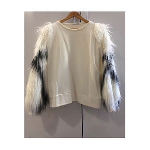 Zara new without tag faux fur sleeve sweater